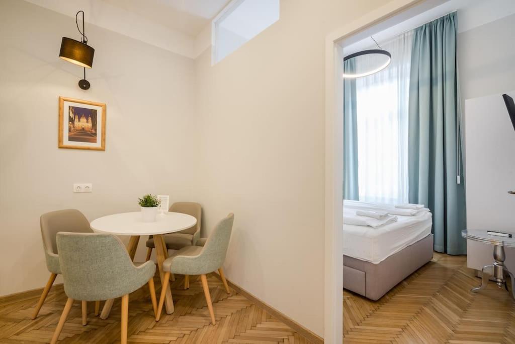 Klauzal City Garden Apartments - 2-Bedroom K34 부다페스트 외부 사진
